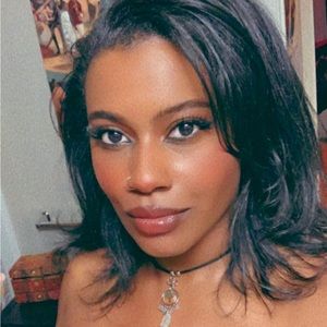 Meet your Posher, Raeven